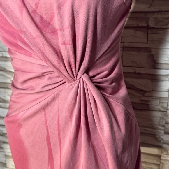 URBAN REVIVO Ruched Twist Front Dress - Picture 2 of 9